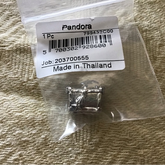 Authentic Pandora Treasure Chest Charm NWT - Picture 2 of 3
